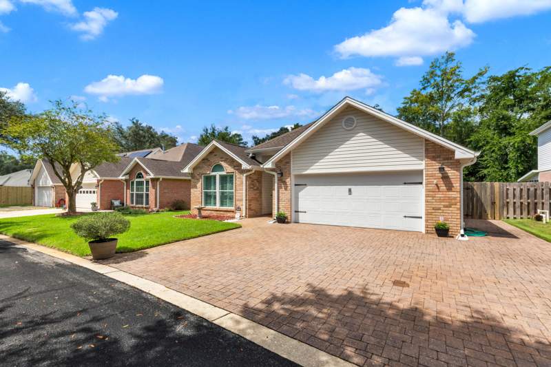 4 bedroom Detached Single Family at 4180 White Tail Circle, Magnolia Bay Club T/H Ph II, Niceville — photo 2