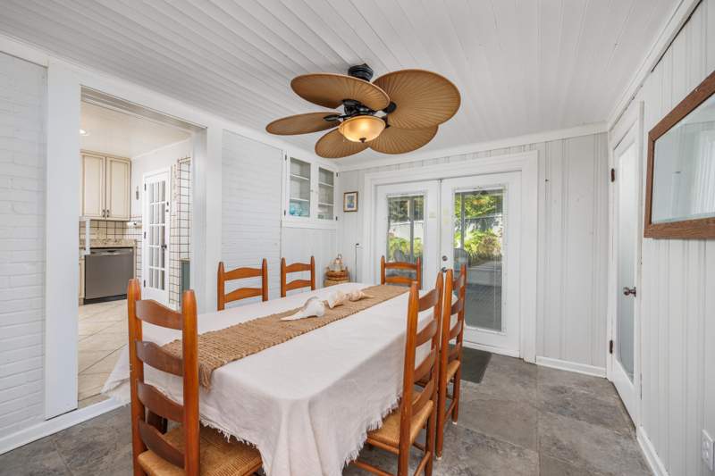 5 bedroom Detached Single Family at 2 NE Bay Drive, Elliotts Point 4th Addn, Fort Walton Beach — photo 5