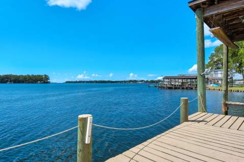 2422 Edgewater Drive, Niceville FL - photo 8 of 94