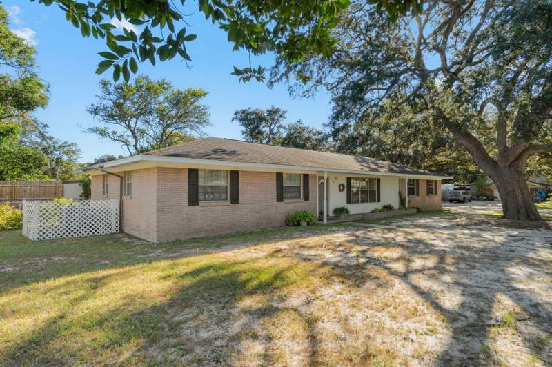 3 bedroom Detached Single Family at 119 Jamestown Avenue, Colony Estates, Fort Walton Beach — photo 4