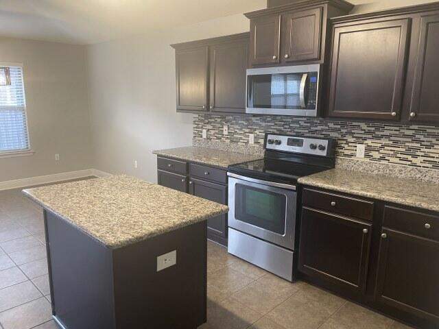 4 bedroom Detached Single Family at 4426 Mirada Way, Duggan Pond Estates, Crestview — photo 2