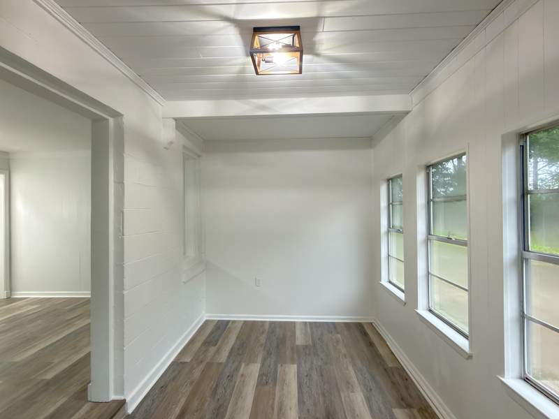2 bedroom Detached Single Family at 215 E 3rd Avenue, Crestview, Crestview — photo 2