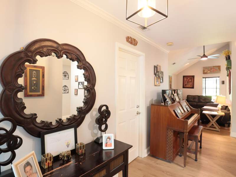 3 bedroom Detached Single Family at 59 Walton Way, Holiday Shores Est 4th Addn, Miramar Beach — photo 2