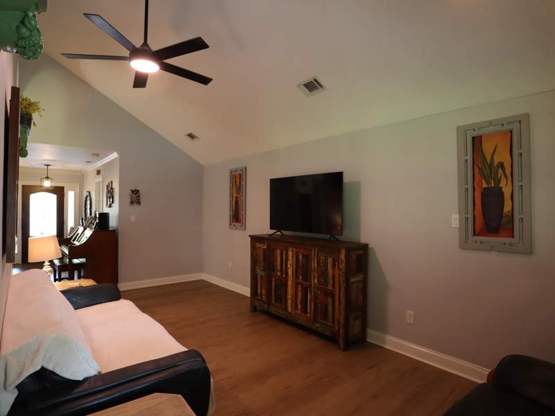3 bedroom Detached Single Family at 59 Walton Way, Holiday Shores Est 4th Addn, Miramar Beach — photo 4