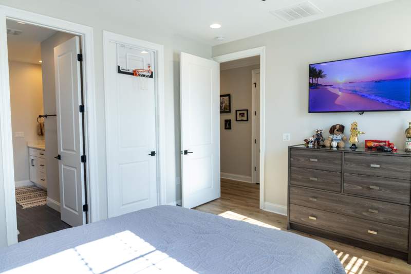 4 bedroom Detached Single Family at 182 Raiders Trail, Raiders Landing, Valparaiso — photo 5