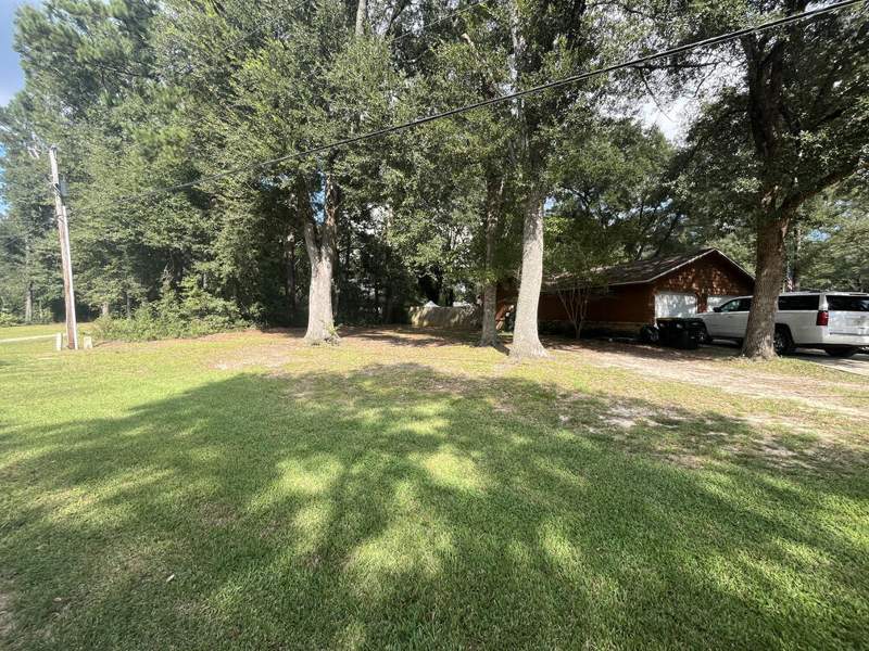 3 bedroom Detached Single Family at 6021 W Dogwood Drive, Holly Hills, Crestview — photo 3