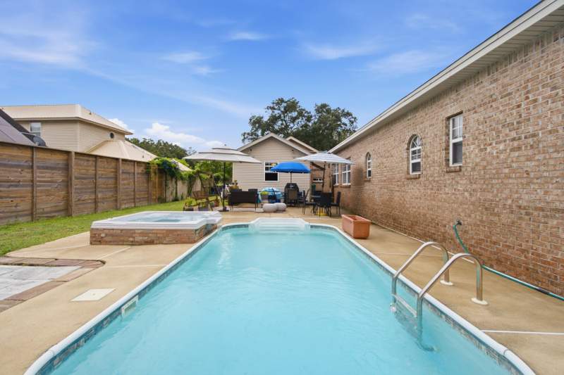 3 bedroom Detached Single Family at 16 Shalimar Drive, Shalimar S/D, Shalimar — photo 3