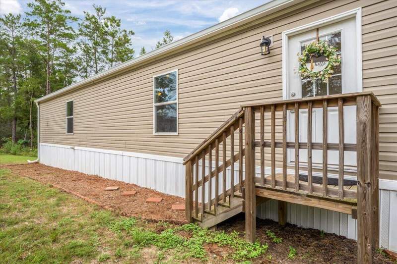 3 bedroom Mobile Home at 42 E Bluebottle Court, Mossy Head Town Of, DeFuniak Springs — photo 2