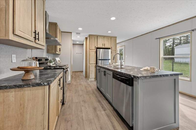 3 bedroom Mobile Home at 42 E Bluebottle Court, Mossy Head Town Of, DeFuniak Springs — photo 5