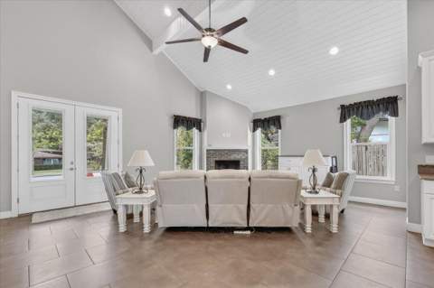 266 Florida Avenue, Valparaiso FL - photo 7 of 89