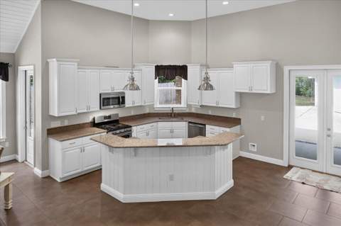 266 Florida Avenue, Valparaiso FL - photo 13 of 89