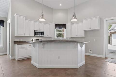 266 Florida Avenue, Valparaiso FL - photo 12 of 89