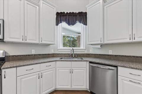 266 Florida Avenue, Valparaiso FL - photo 16 of 89