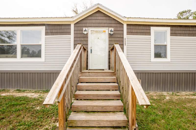 4 bedroom Manufactured Home at 115 W Orange Blossom Avenue, Oakwood Hills Unit 1, DeFuniak Springs — photo 3