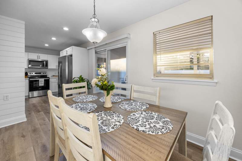 3 bedroom Detached Single Family at 17 Mary Esther Drive, Springdale, Mary Esther — photo 4