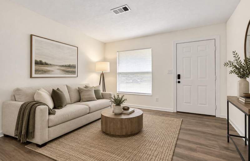 4 bedroom Detached Single Family at 670 Shrewsbury Road, Bryn Mawr Park, Mary Esther — photo 3