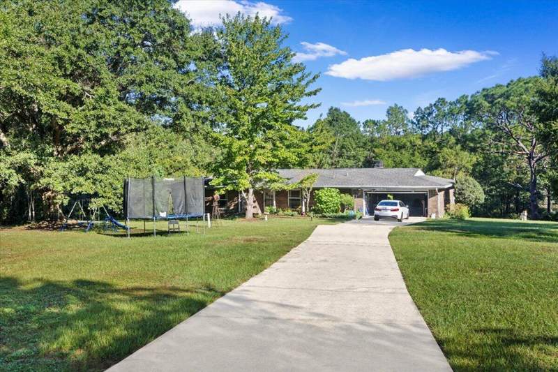 5 bedroom Detached Single Family at 6176 Barnes Road, Crestview, Crestview — photo 4