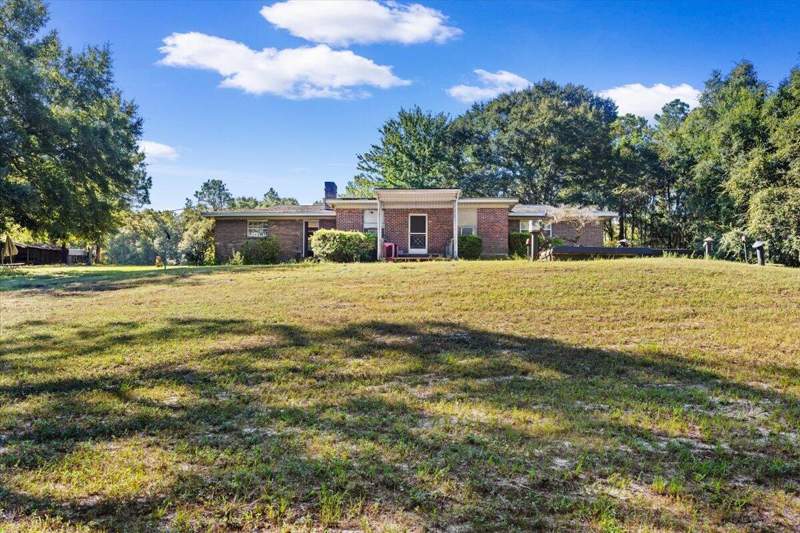 5 bedroom Detached Single Family at 6176 Barnes Road, Crestview, Crestview — photo 5