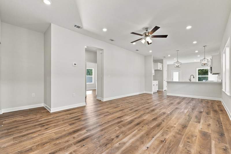3 bedroom Detached Single Family at 105 Horizon Way, Longview Estates, Crestview — photo 5
