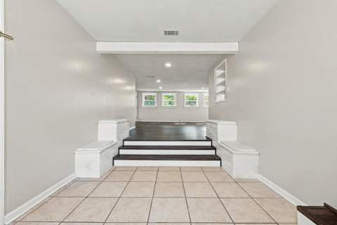 217 NE Highway Avenue, Fort Walton Beach FL - photo 6 of 43