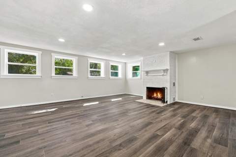 217 NE Highway Avenue, Fort Walton Beach FL - photo 10 of 43