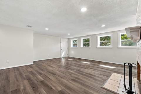 217 NE Highway Avenue, Fort Walton Beach FL - photo 11 of 43