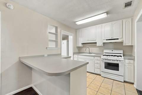 217 NE Highway Avenue, Fort Walton Beach FL - photo 19 of 43