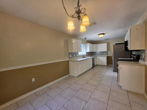 4717 Whitewater Lane, Crestview FL - photo 10 of 47