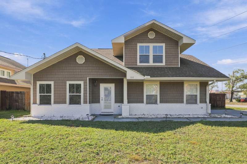 4 bedroom Detached Single Family at 118 NW Jonquil Avenue, Oakland Addn, Fort Walton Beach — photo 2