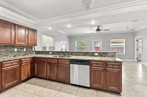 118 NW Jonquil Avenue, Fort Walton Beach FL - photo 8 of 46