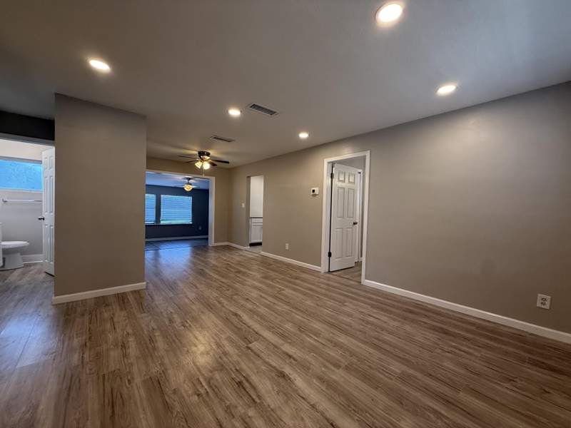 3 bedroom Detached Single Family at 401 Shrewsbury Road, Bryn Mawr Park, Mary Esther — photo 3