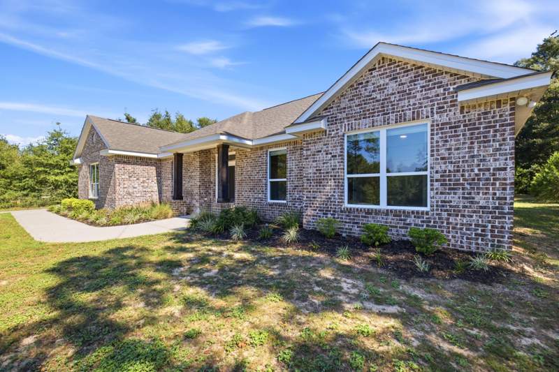 5 bedroom Detached Single Family at 6125 Clover Street, Clover Est, Crestview — photo 2