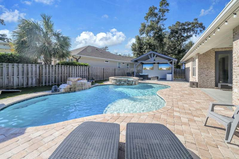 3 bedroom Detached Single Family at 38 SE Pryor Road, Olde Fort Walton, Fort Walton Beach — photo 5