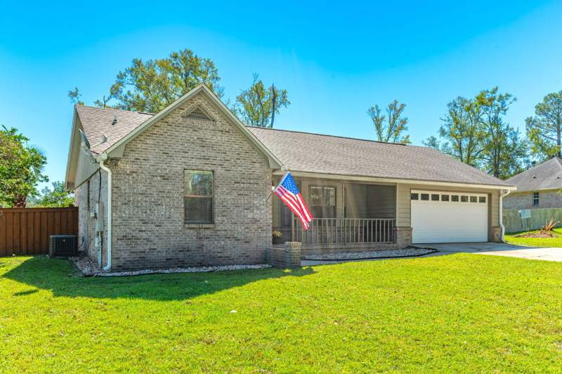 3 bedroom Detached Single Family at 201 Country Club Drive, Country Club Estates 1 Of Crestview, Crestview — photo 3