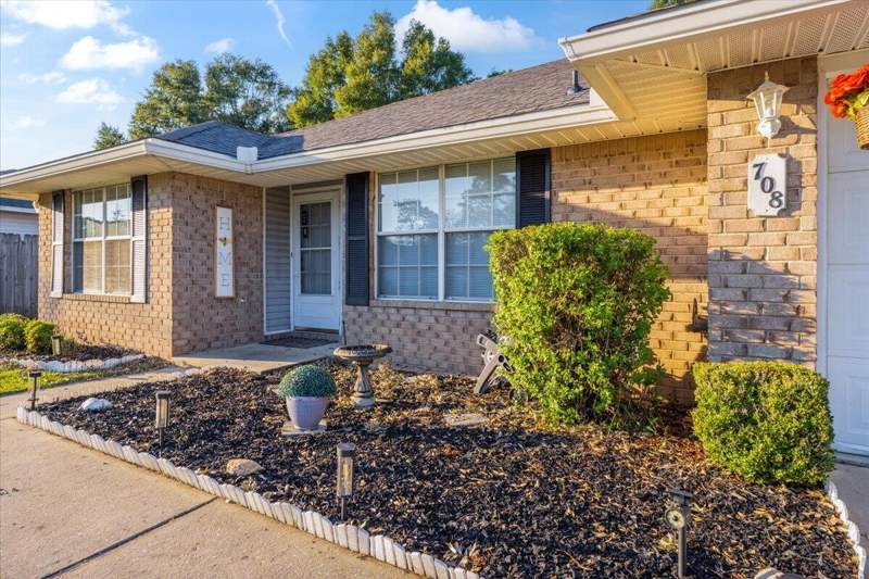 5 bedroom Detached Single Family at 708 Majestic Prince Court, Steeplechase Ph II, Crestview — photo 3