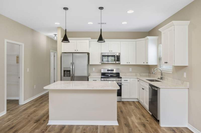 3 bedroom Detached Single Family at 439 E Bowers Avenue, Crestview, Crestview — photo 5