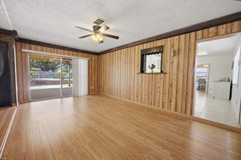 104 SW Cedar Avenue, Fort Walton Beach FL - photo 11 of 110