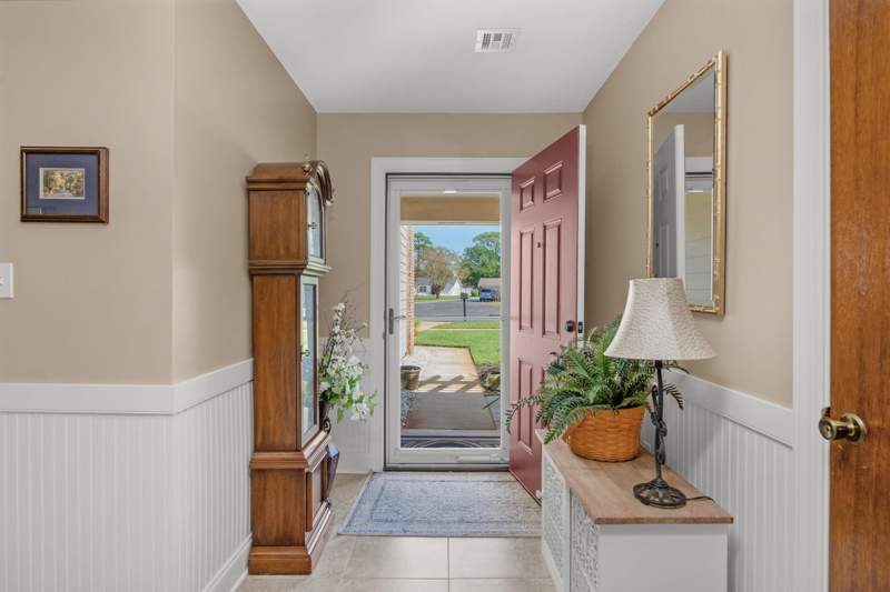 3 bedroom Detached Single Family at 81 Paula Court, Mary Esther Manor First Addition, Mary Esther — photo 3