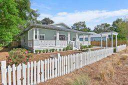 3 bedroom Detached Single Family at 298 Morrison Avenue, Daughettes Amended, Santa Rosa Beach — photo 4