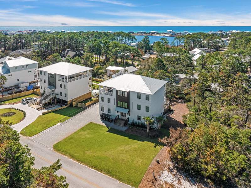 8 bedroom Detached Single Family at 221 Hillcrest Road, Dune Allen 2nd Addn, Santa Rosa Beach — photo 3