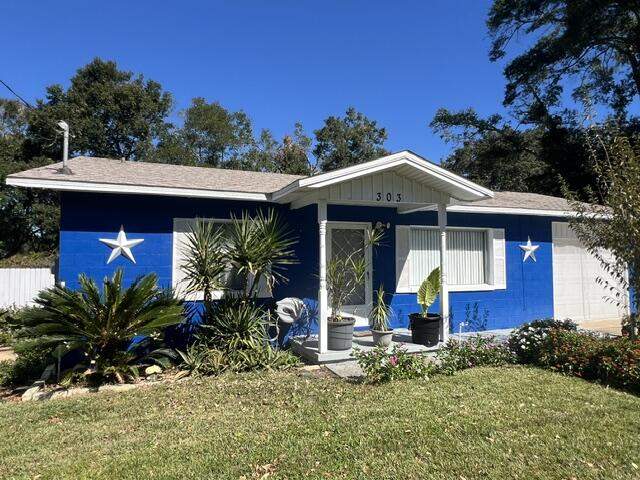 2 bedroom Detached Single Family at 303 N Beal Parkway, Whispering Pines S/D, Fort Walton Beach — photo 2