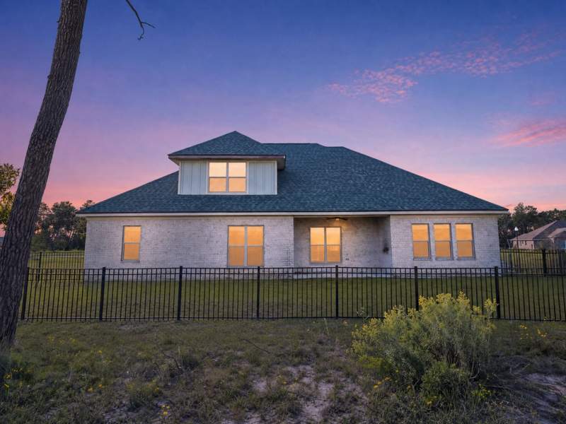 4 bedroom Detached Single Family at 559 Coastal Breeze Drive, Windswept Estates, Freeport — photo 4