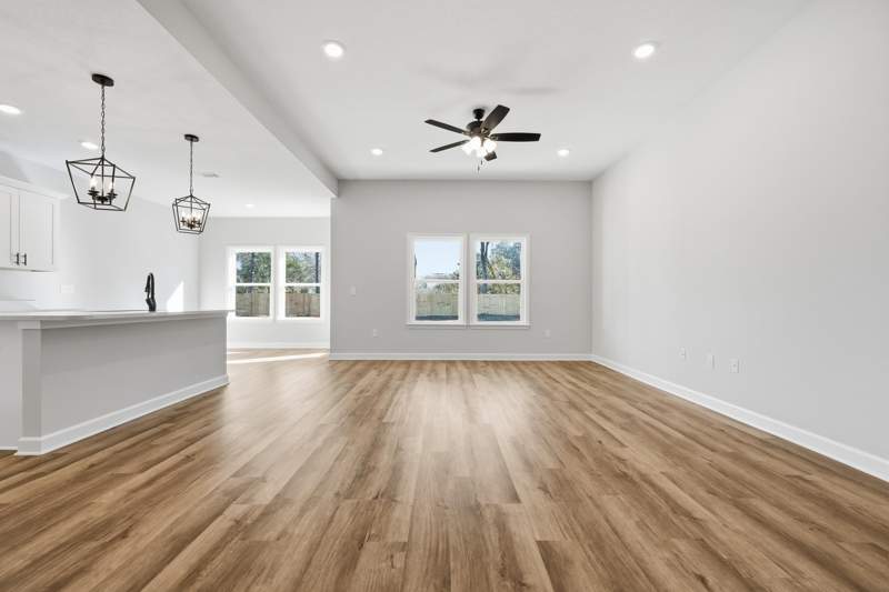 3 bedroom Detached Single Family at 2821 Blackbird Court, Barton'S Bend, Crestview — photo 4