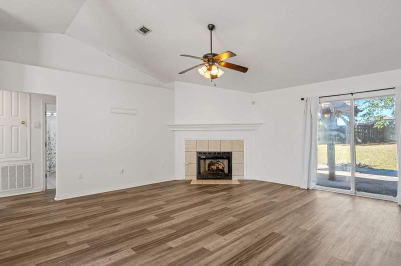 4 bedroom Detached Single Family at 6333 Havenmist Lane, Silver Oaks Ph 2, Crestview — photo 4