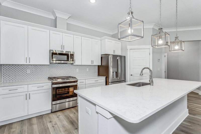 5 bedroom Detached Single Family at 80 Eastview Avenue, Valparaiso Plat 1 Lot 19 Blk 10, Valparaiso — photo 5