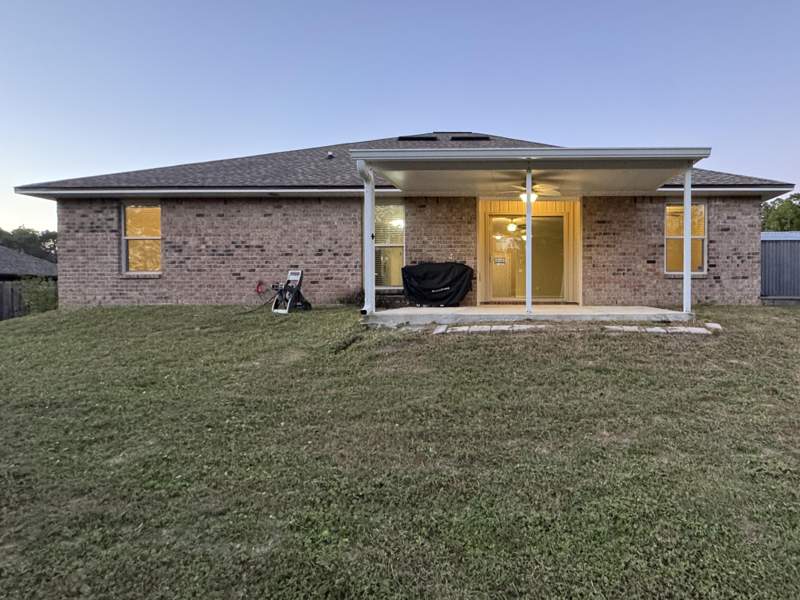 3 bedroom Detached Single Family at 420 Scooter Cove, Camille Cove, Crestview — photo 2