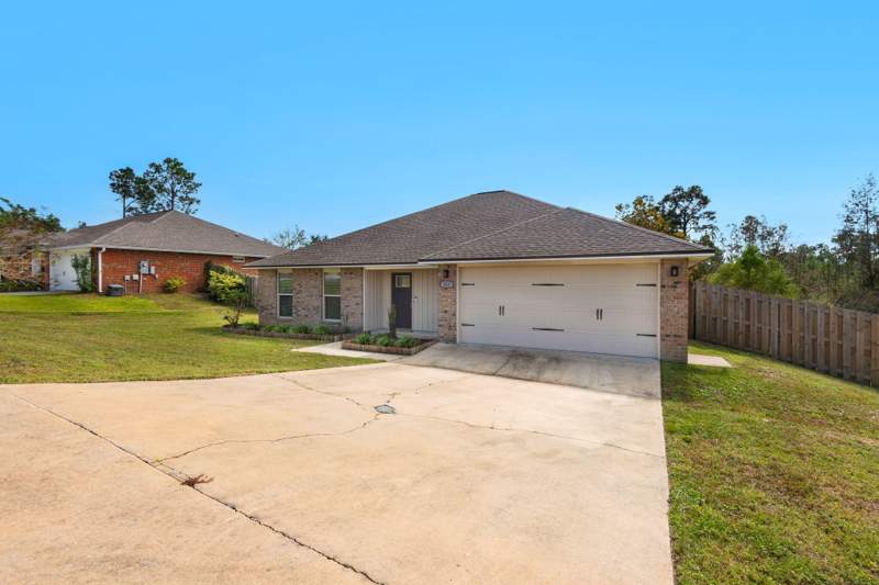 3 bedroom Detached Single Family at 420 Scooter Cove, Camille Cove, Crestview — photo 4