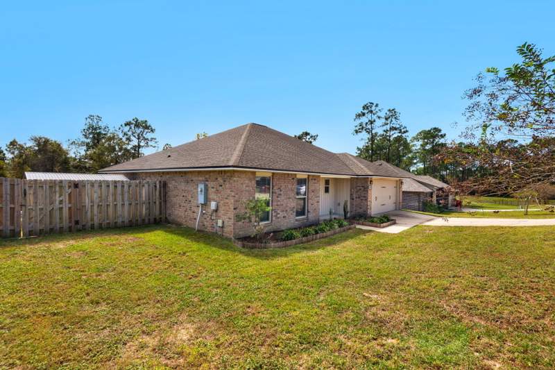 3 bedroom Detached Single Family at 420 Scooter Cove, Camille Cove, Crestview — photo 5