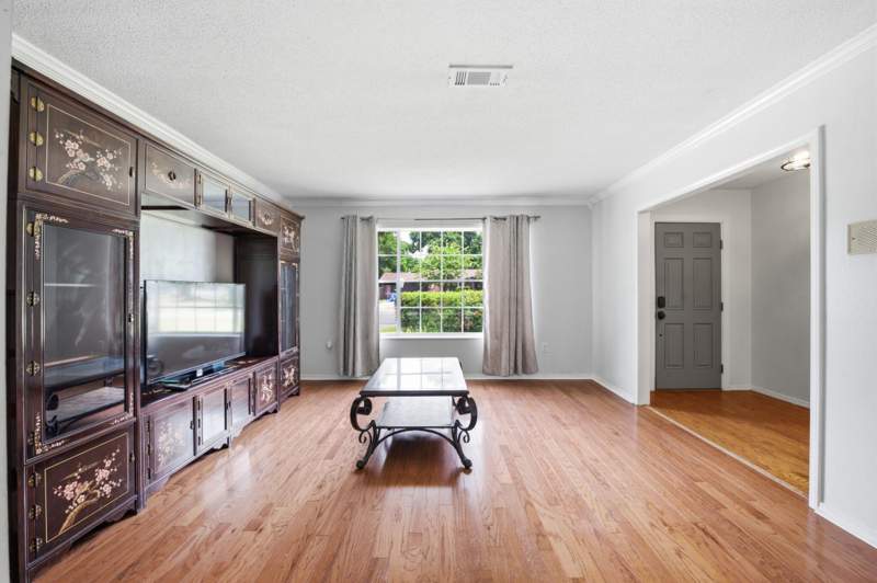 4 bedroom Detached Single Family at 8 Poplar Avenue, Bayou Poquito, Shalimar — photo 4