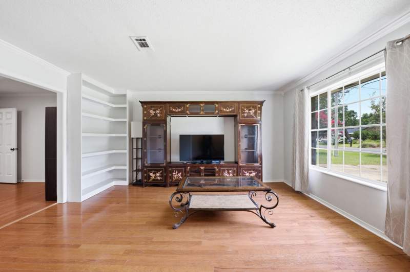 4 bedroom Detached Single Family at 8 Poplar Avenue, Bayou Poquito, Shalimar — photo 5